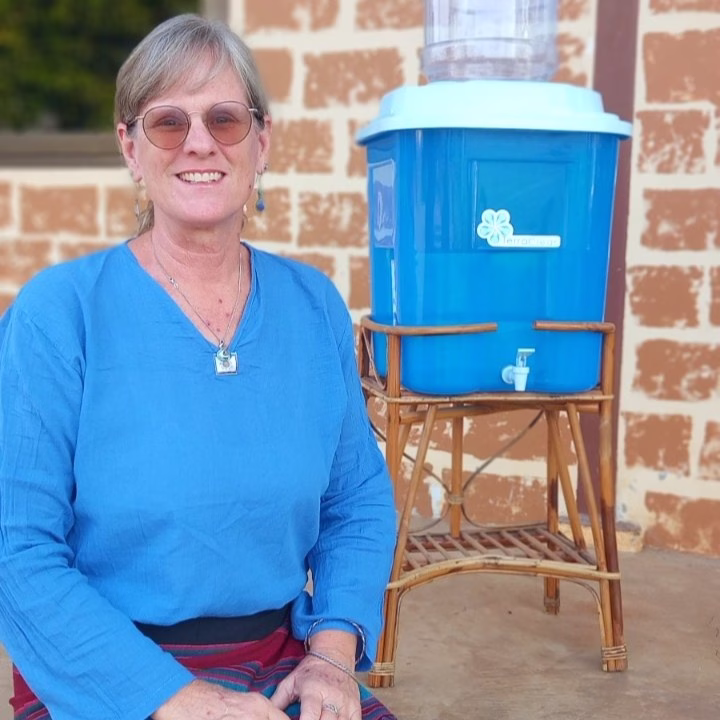 Picture of Dawn Lewis